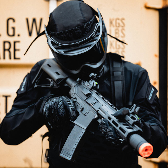 Hostile AEG Kit - RAZE CQB AEG Airsoft Gun +(Includes 9.6v Nunchuck & Charger)